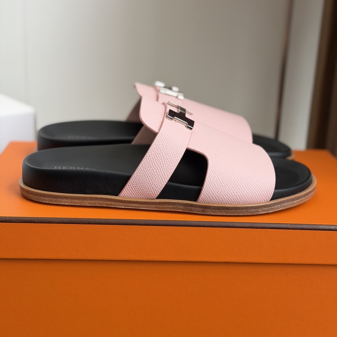 HERMES Sandals in Premium Leather with Molded Rubber Outsole