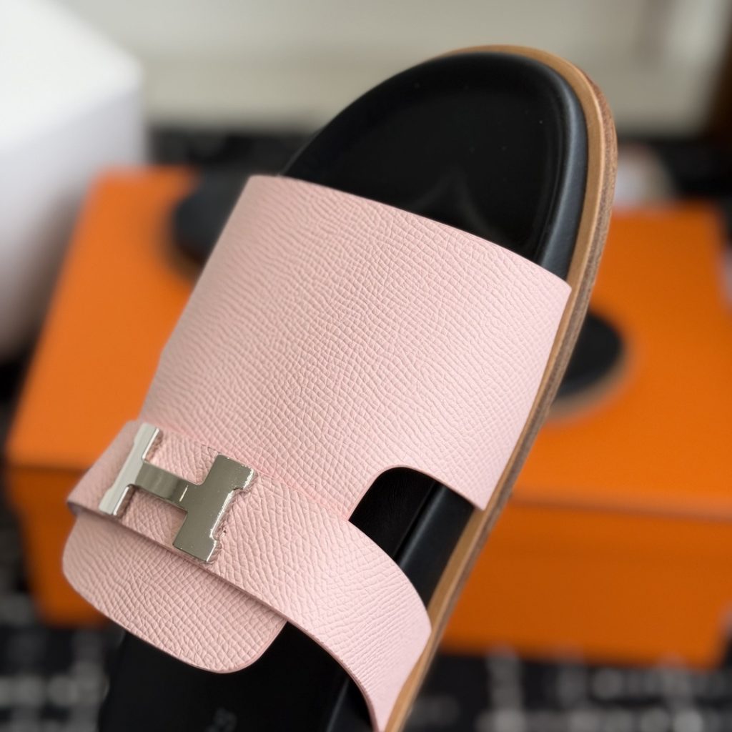 HERMES Sandals in Premium Leather with Molded Rubber Outsole