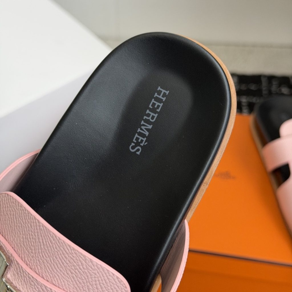 HERMES Sandals in Premium Leather with Molded Rubber Outsole