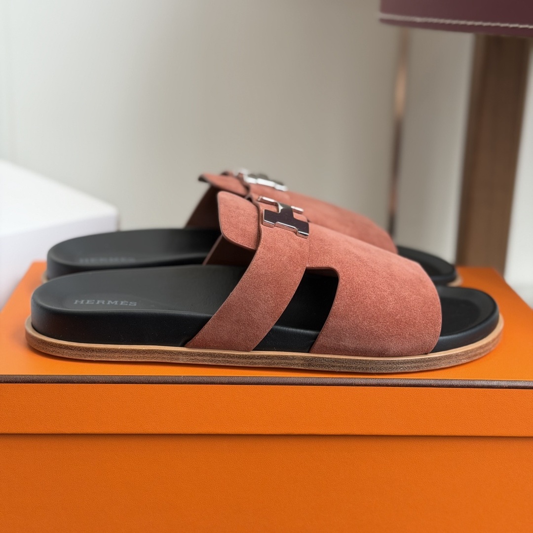 HERMES Slippers in Premium Leather with Molded Rubber Outsole