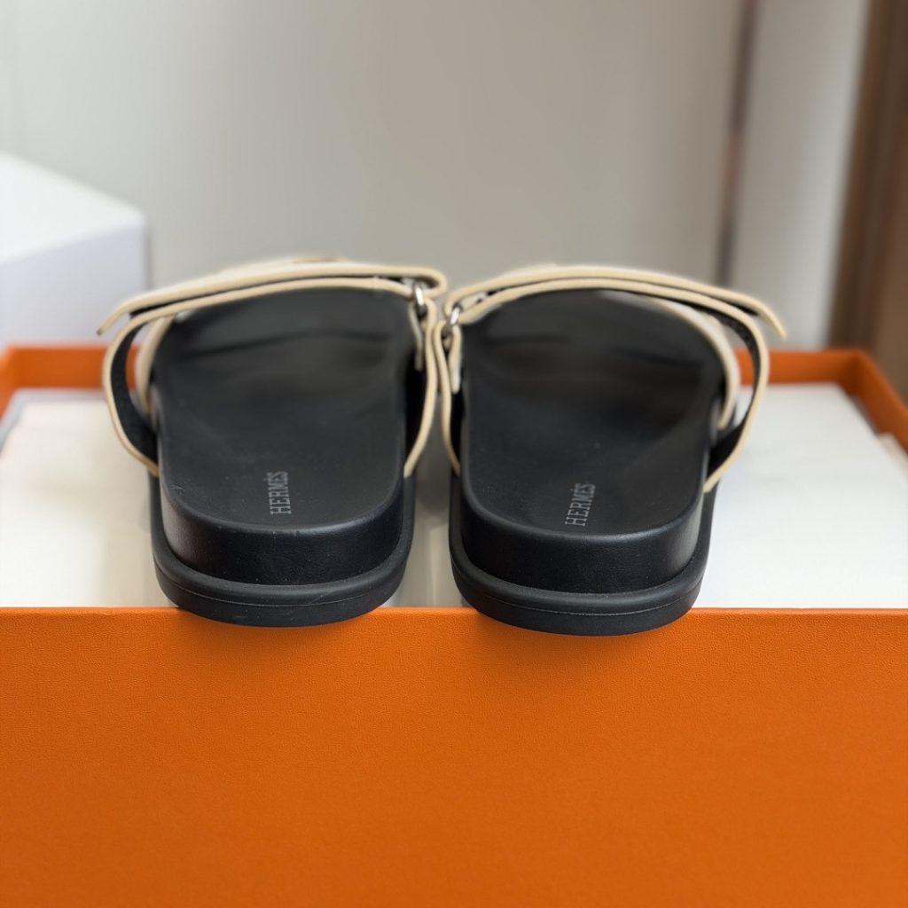 HERMES Sandals in Premium Leather with Molded Rubber Outsole