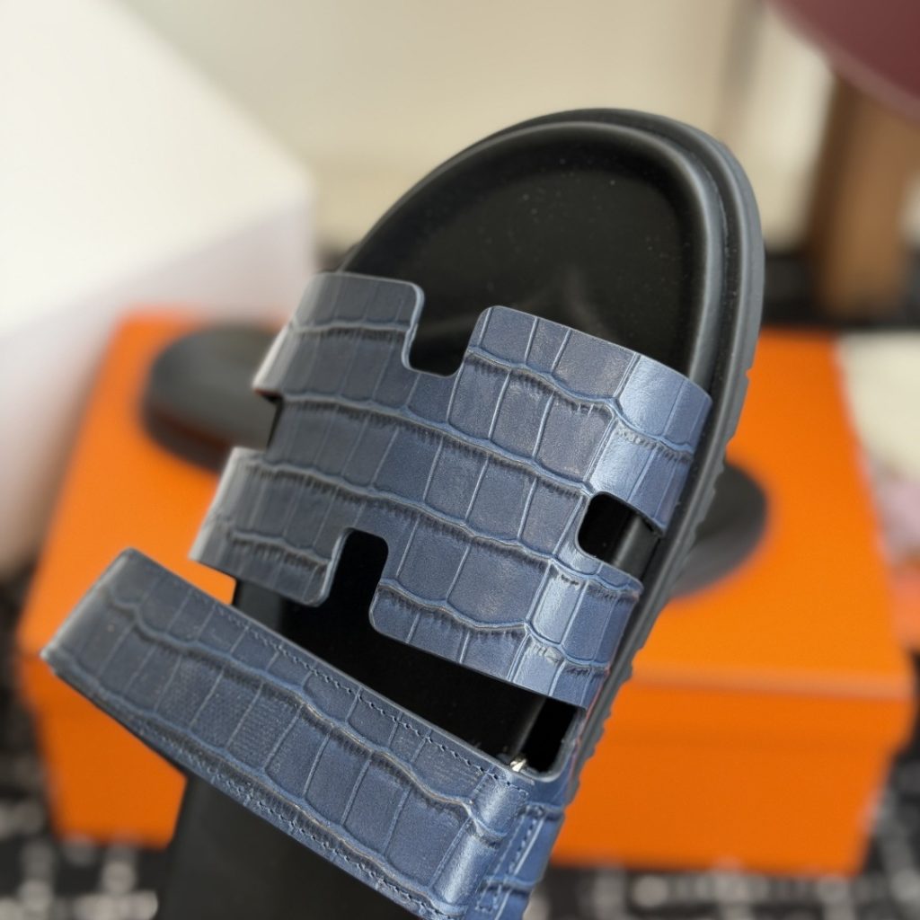 HERMES Slippers in Premium Leather with Molded Rubber Outsole