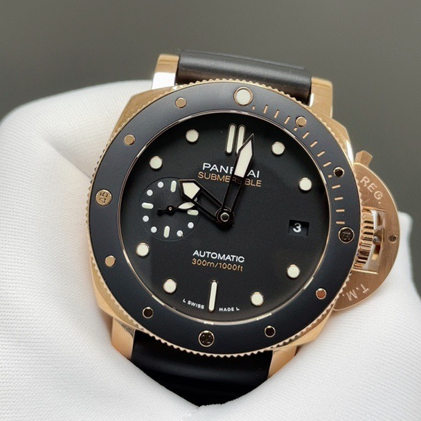 PANERAI Submersible WatchPanerai Submersible Style Automatic Watch, Black Dial Rubber Strap
