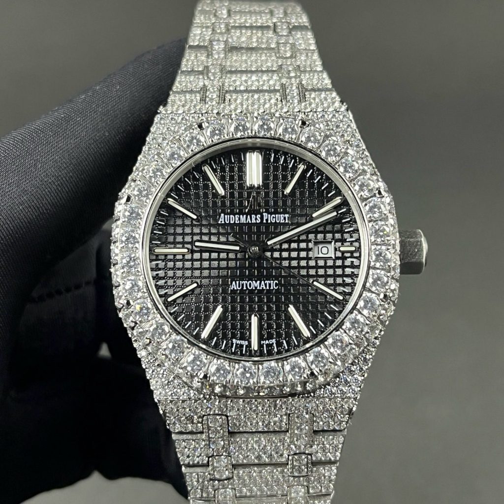 Audemars Piguet Royal Oak Audemars Piguet Royal Style Diamond Set Automatic Watch, Black Dial Date Metal BraceletDiamond Watch