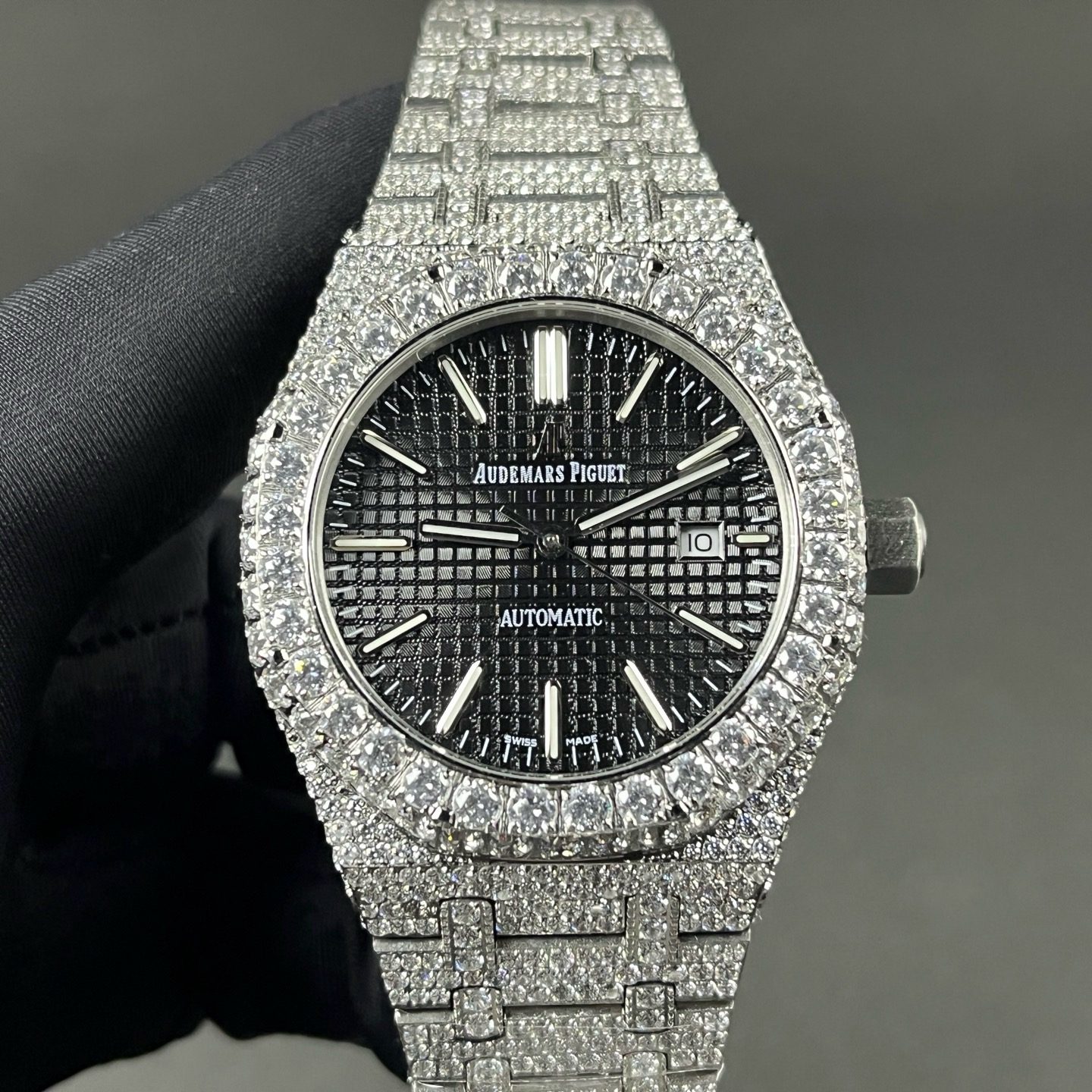Audemars Piguet Royal Oak Audemars Piguet Royal Style Diamond Set Automatic Watch, Black Dial Date Metal BraceletDiamond Watch