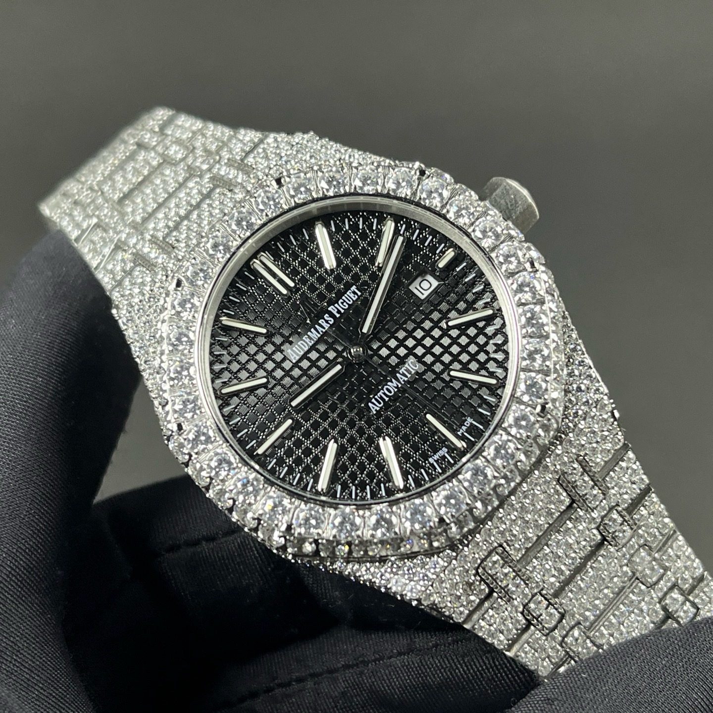 Audemars Piguet Royal Oak Audemars Piguet Royal Style Diamond Set Automatic Watch, Black Dial Date Metal BraceletDiamond Watch