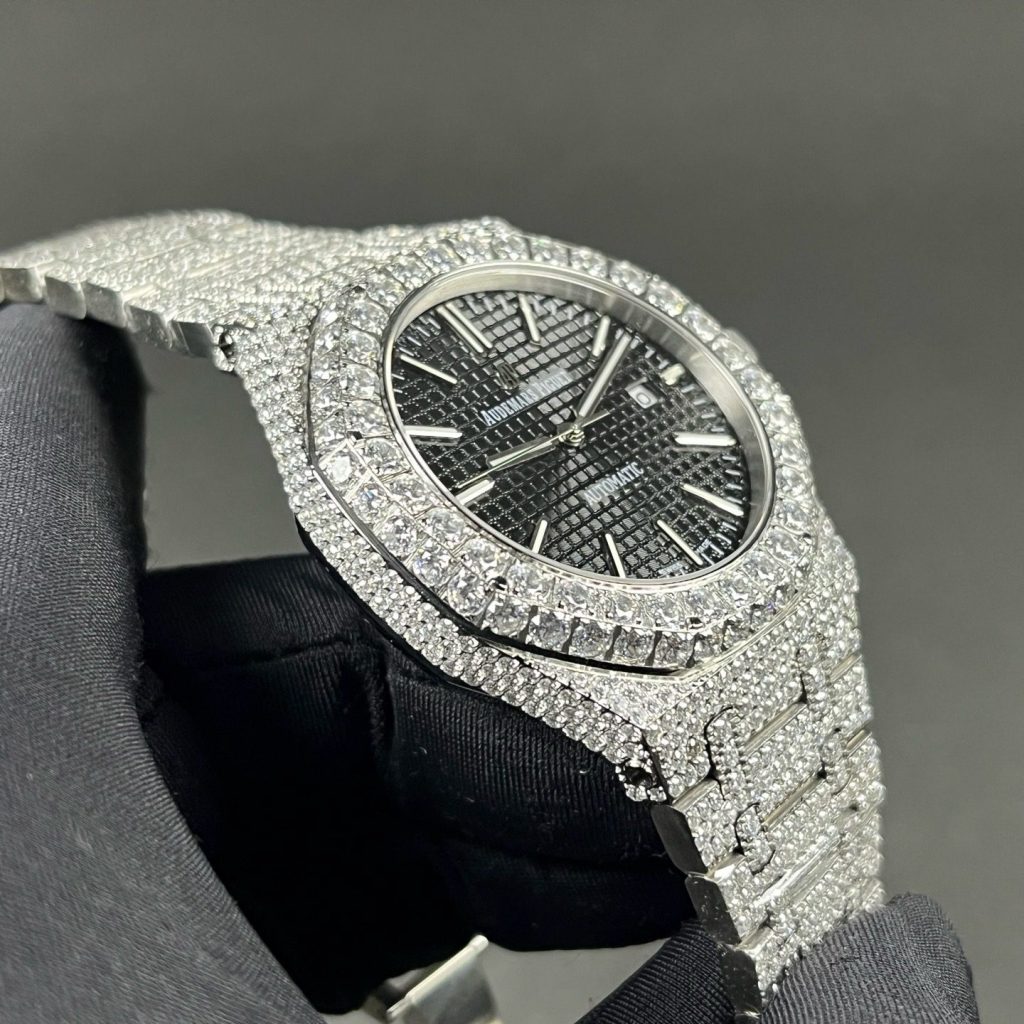Audemars Piguet Royal Oak Audemars Piguet Royal Style Diamond Set Automatic Watch, Black Dial Date Metal BraceletDiamond Watch