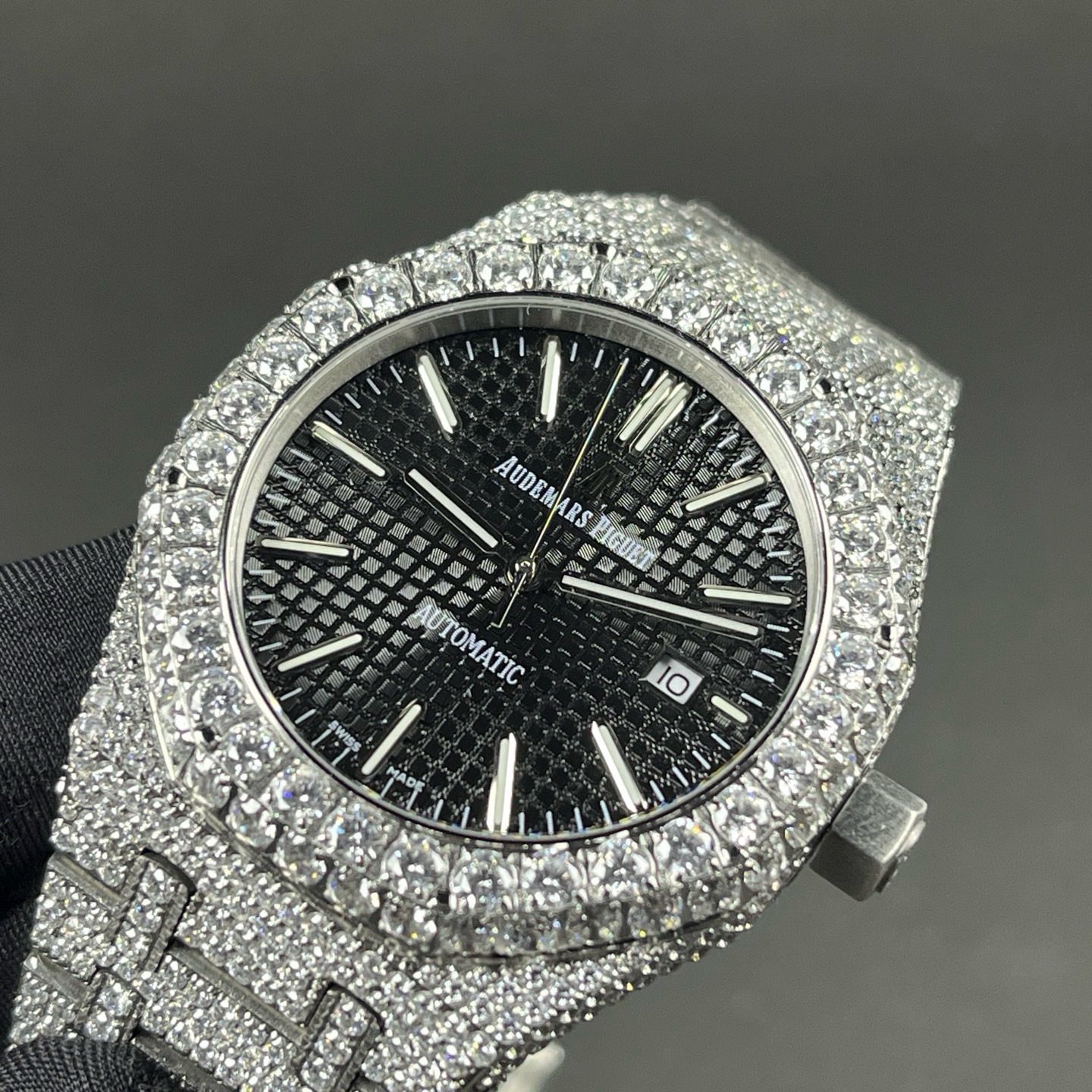 Audemars Piguet Royal Oak Audemars Piguet Royal Style Diamond Set Automatic Watch, Black Dial Date Metal BraceletDiamond Watch