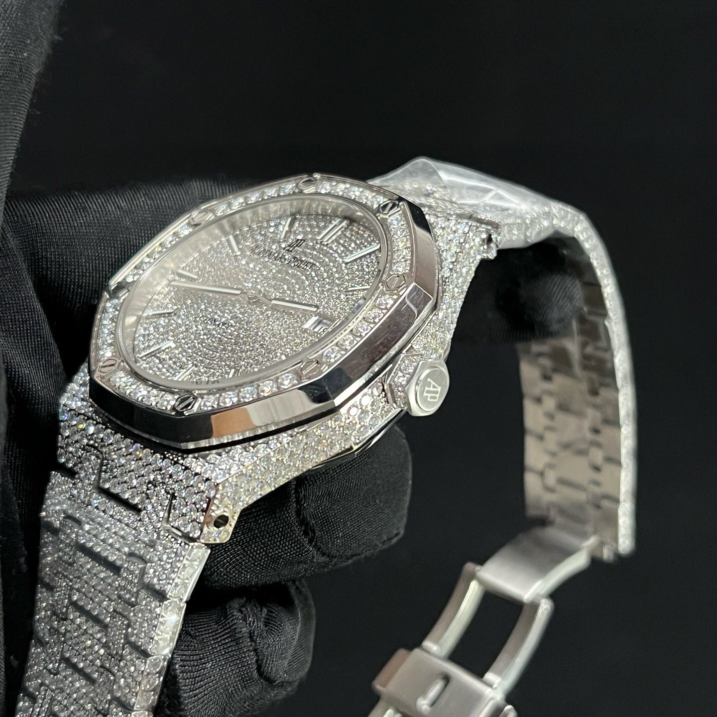 Audemars Piguet Automatic Watch, Silver Dial Diamond Index Stainless Steel Case Metal Bracelet 50m