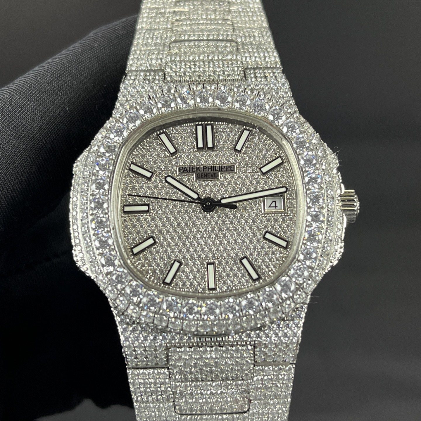 Patek Philippe Nautilus DiamPatek Philippe Nautilus Style Automatic Watch, White Dial Diamond Index Metal Braceletond Watch