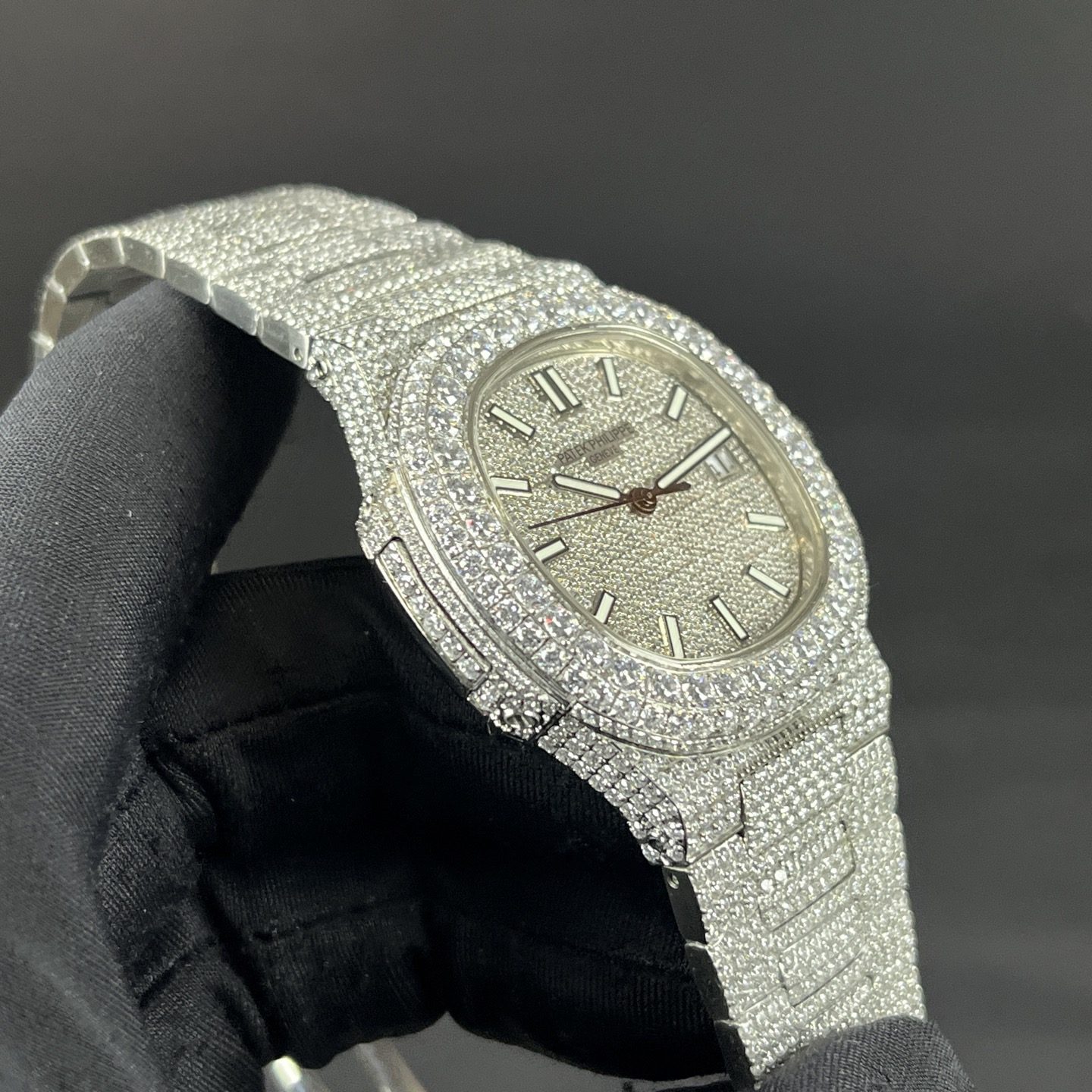 Patek Philippe Nautilus DiamPatek Philippe Nautilus Style Automatic Watch, White Dial Diamond Index Metal Braceletond Watch