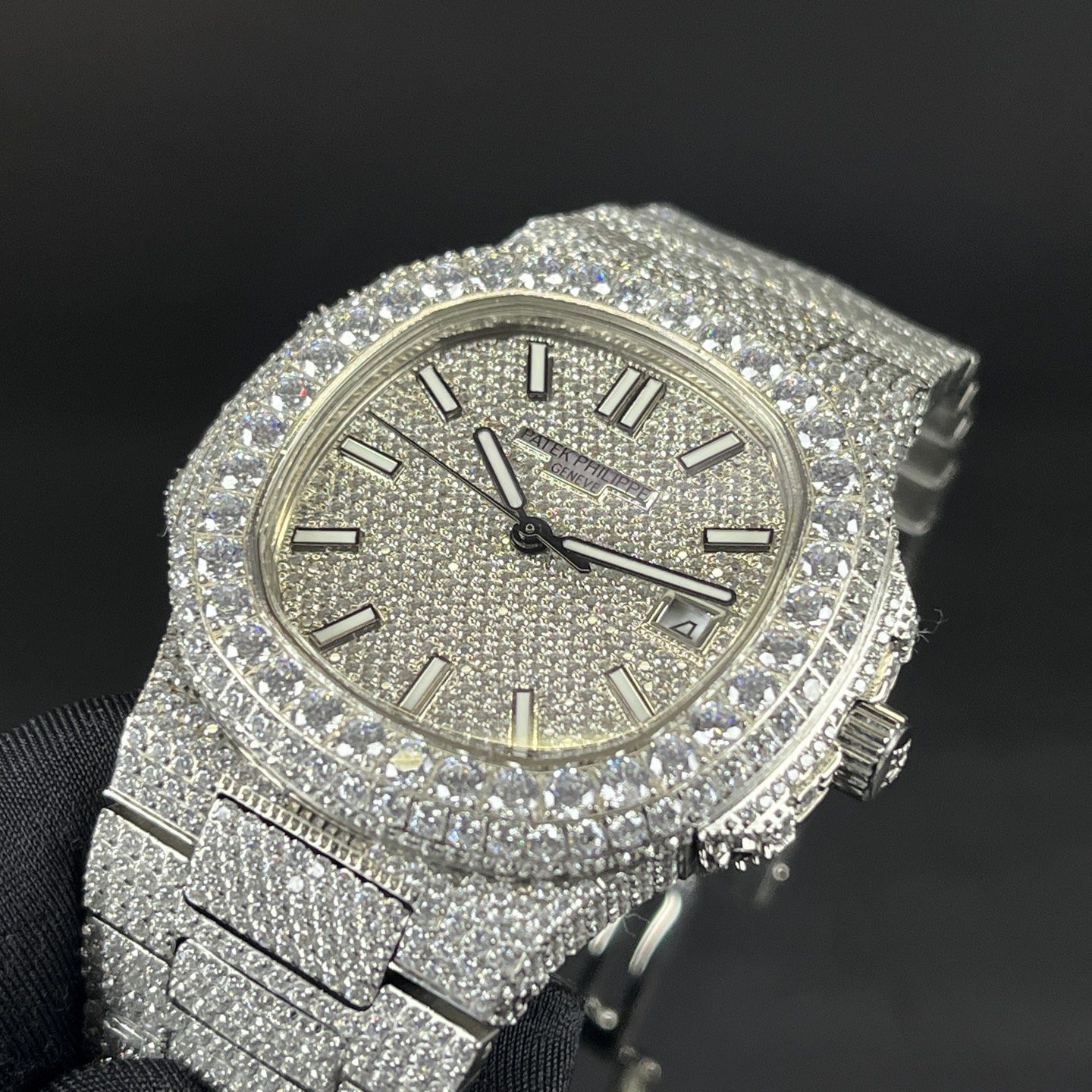 Patek Philippe Nautilus DiamPatek Philippe Nautilus Style Automatic Watch, White Dial Diamond Index Metal Braceletond Watch