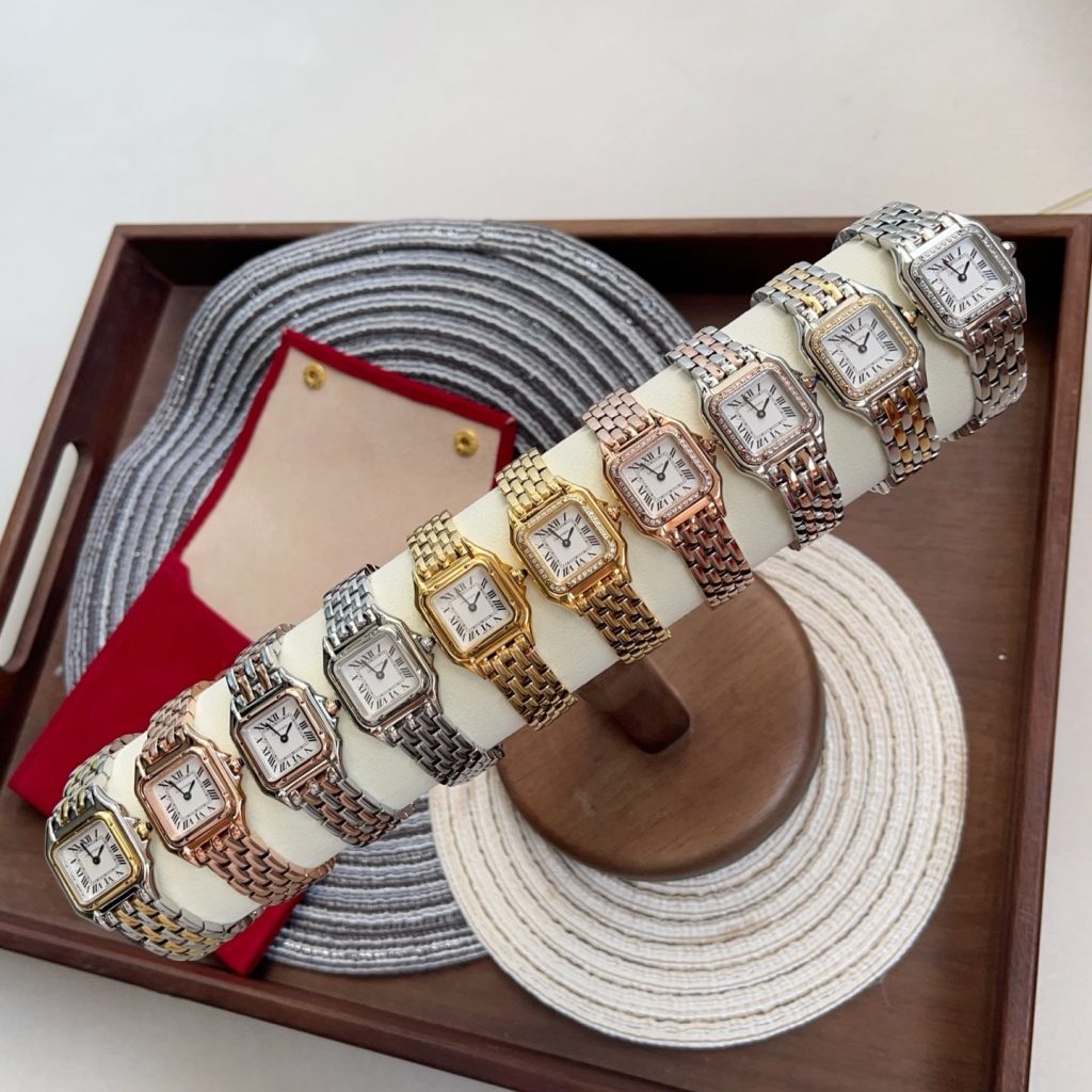 Cartier Panthere WatchCartier Panthère Style Quartz Watch, White Dial Roman Numeral Metal Bracelet