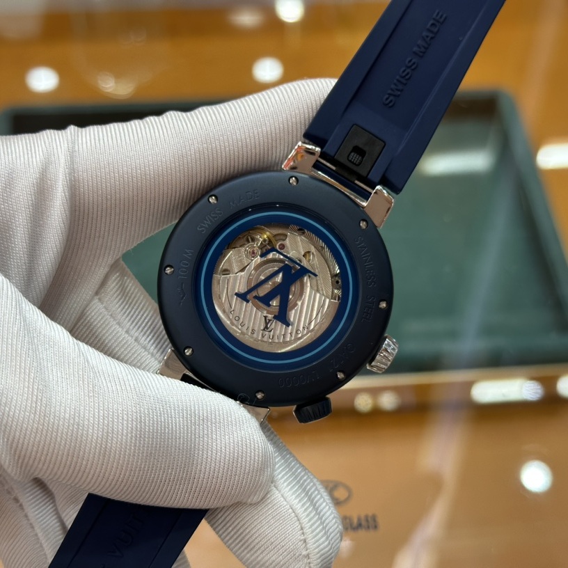 Louis Vuitton Diver WatchLouis Vuitton Tambour Style Automatic Watch, Blue Dial Rubber Strap