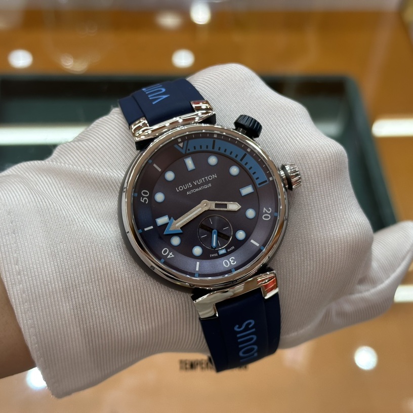 Louis Vuitton Diver WatchLouis Vuitton Tambour Style Automatic Watch, Blue Dial Rubber Strap