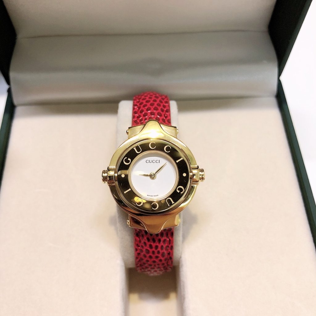 Gucci Vintage Reversible Bangle Watch, White Dial Red Reptile-pattern Leather Strap