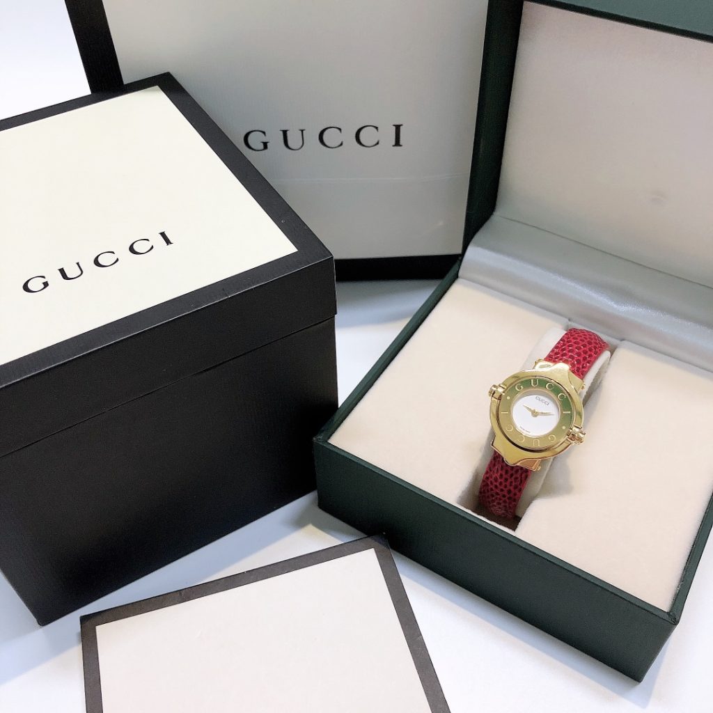 Gucci Vintage Reversible Bangle Watch, White Dial Red Reptile-pattern Leather Strap