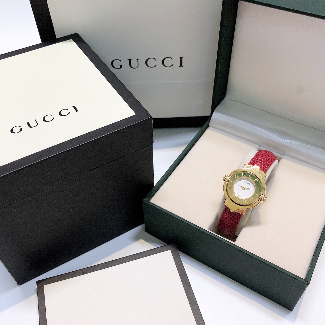 Gucci Vintage Reversible Bangle Watch, White Dial Red Reptile-pattern Leather Strap
