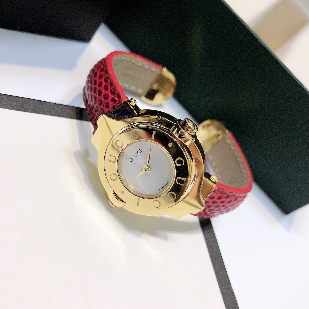 Gucci Vintage Reversible Bangle Watch, White Dial Red Reptile-pattern Leather Strap