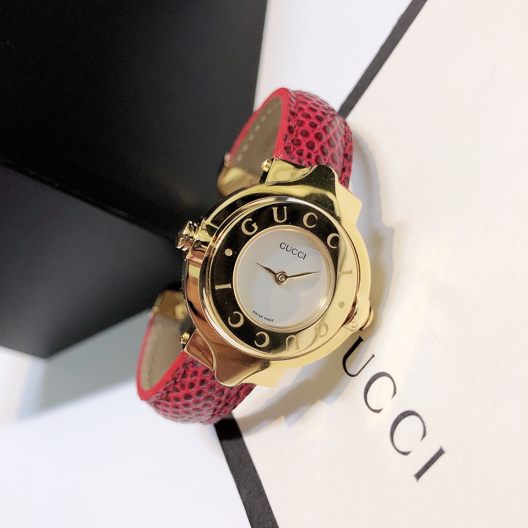 Gucci Vintage Reversible Bangle Watch, White Dial Red Reptile-pattern Leather Strap