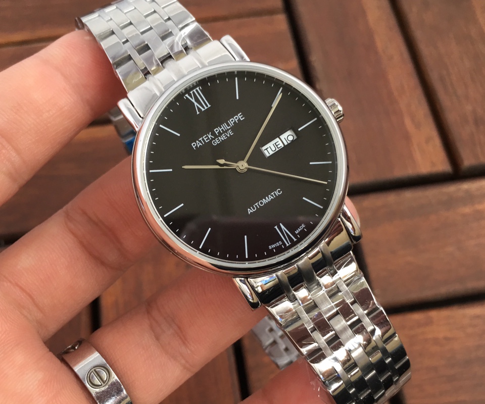 Patek Philippe Automatic Calendar Watch with Cream Dial and Metal Bracelet