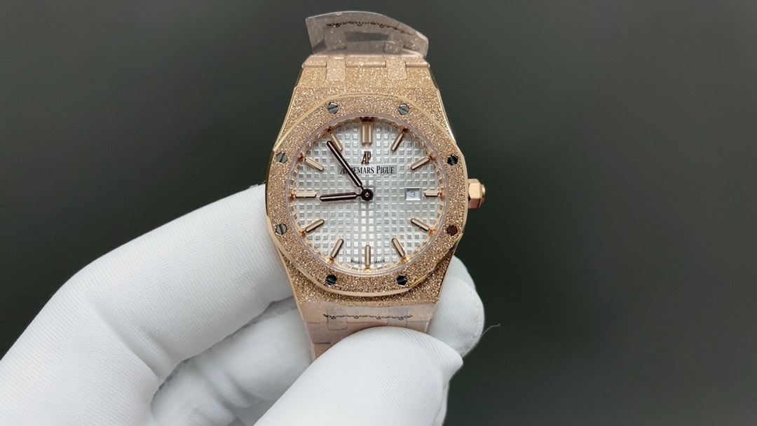 Audemars Piguet Royal Oak-Style Watch with Grande Tapisserie Dial
