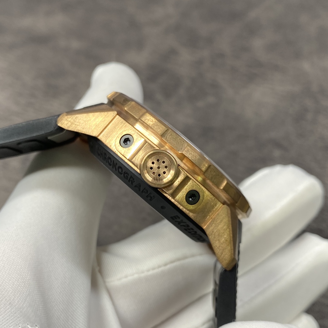 IWC Aquatimer-Style Watch with Black Dial and Yellow-Gold Tone Case
