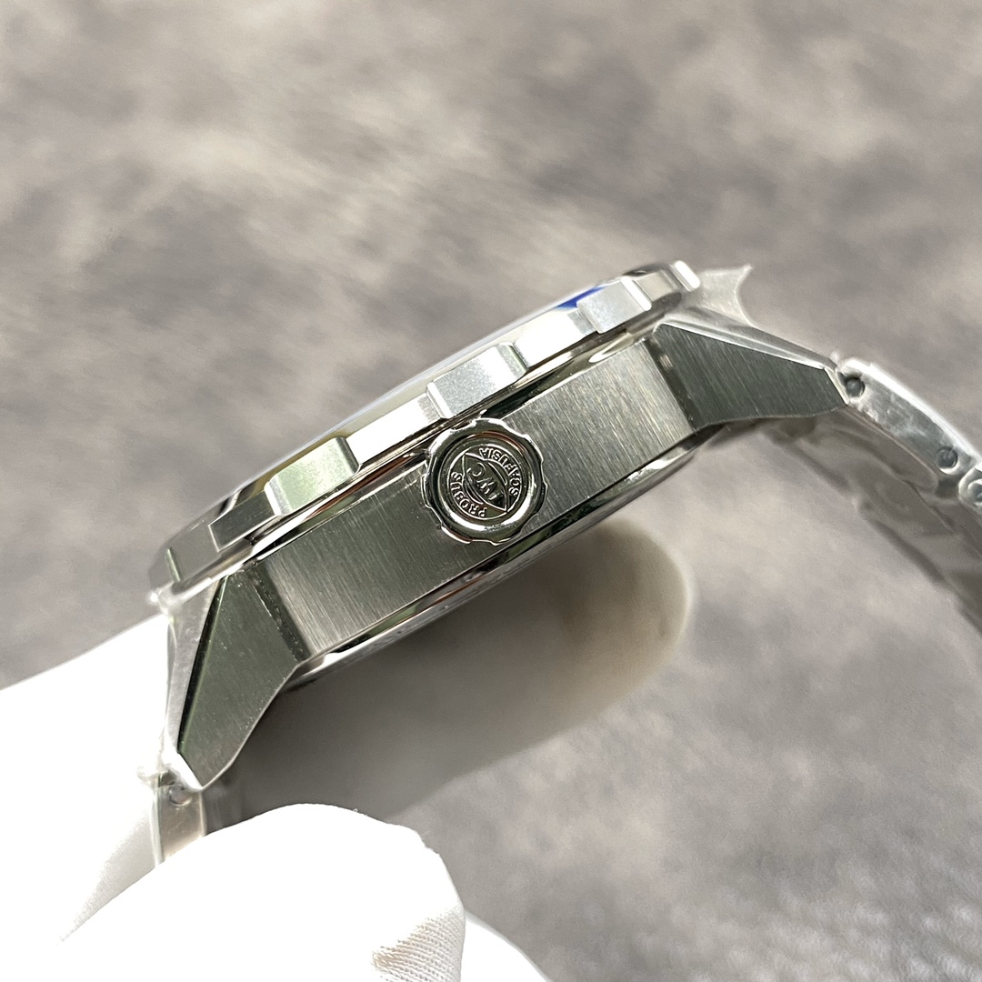 IWC Aquatimer-Style Watch with Blue Dial and Metal Bracelet
