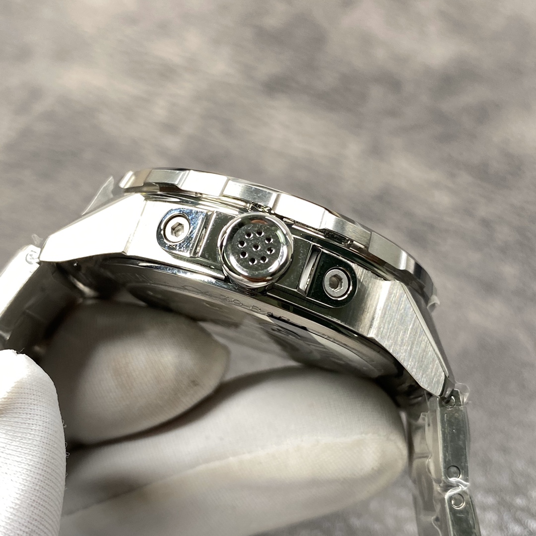 IWC Aquatimer-Style Watch with Blue Dial and Metal Bracelet
