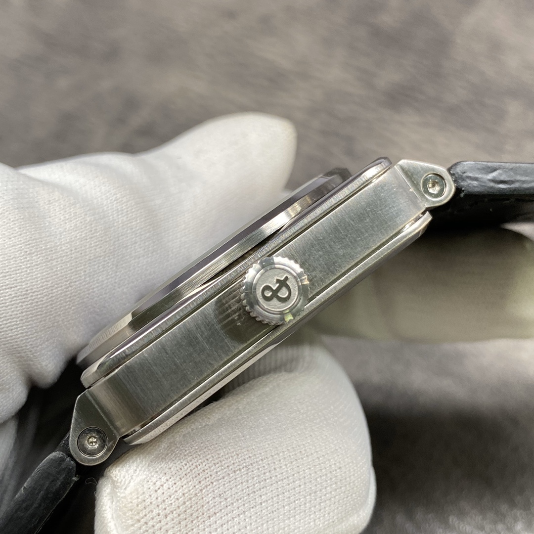 Bell & Ross BR01-Style Square Watch with Black Dial and Leather Strap