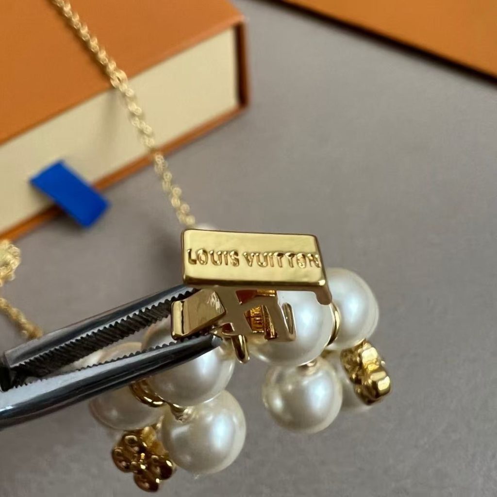Louis Vuitton Necklace PearlNecklace Pendant