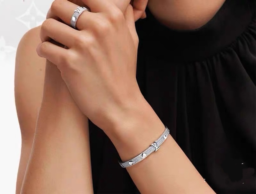 Louis Vuitton Empreinte Bangle Alloy Bracelet