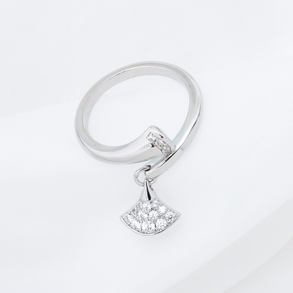 Bulgari Divas' Dream Ring Diamond Fan-shaped, Pendant
