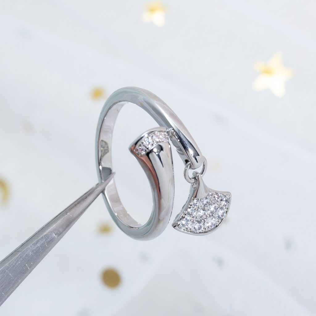 Bulgari Divas' Dream Ring Diamond Fan-shaped, Pendant
