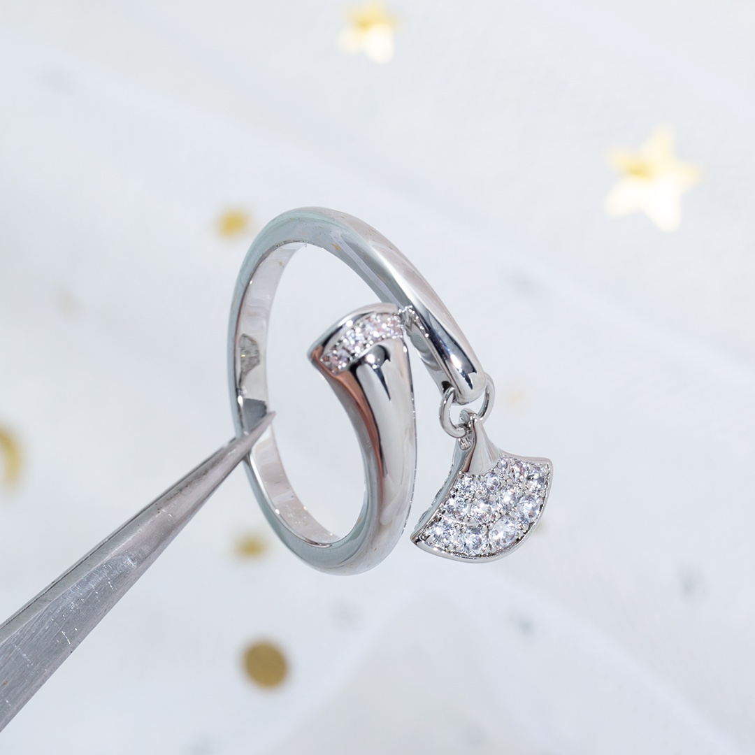 Bulgari Divas' Dream Ring Diamond Fan-shaped, Pendant