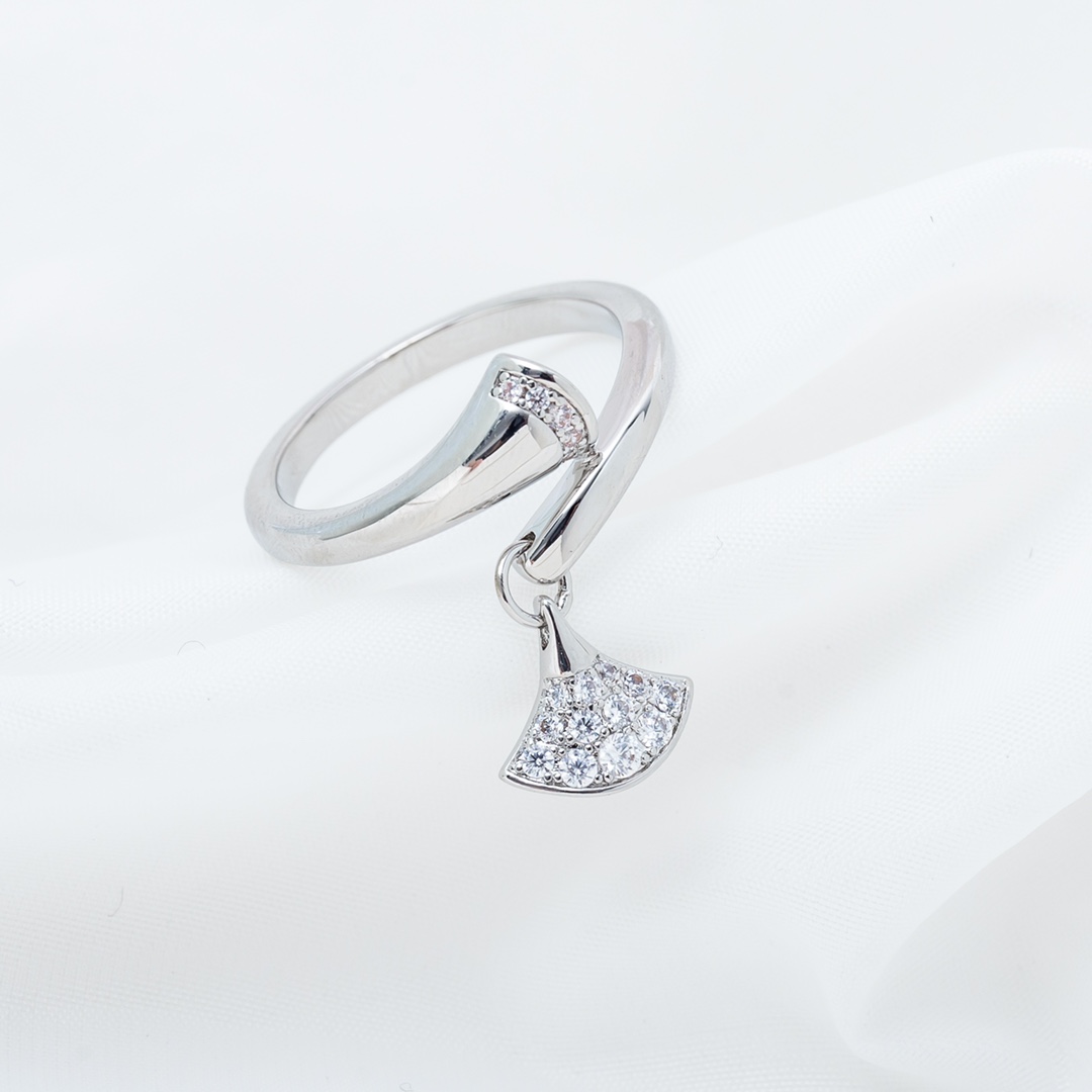 Bulgari Divas' Dream Ring Diamond Fan-shaped, Pendant