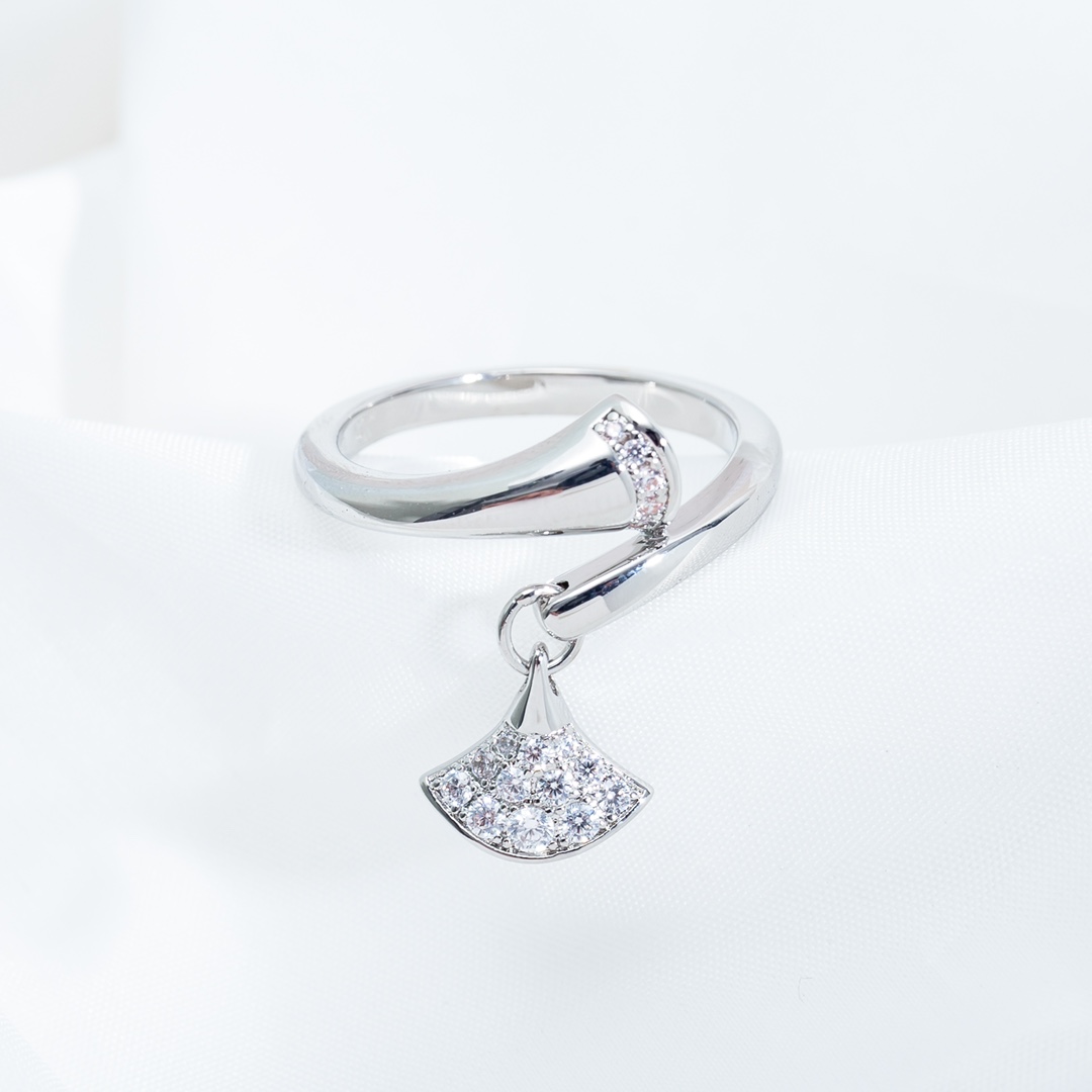 Bulgari Divas' Dream Ring Diamond Fan-shaped, Pendant