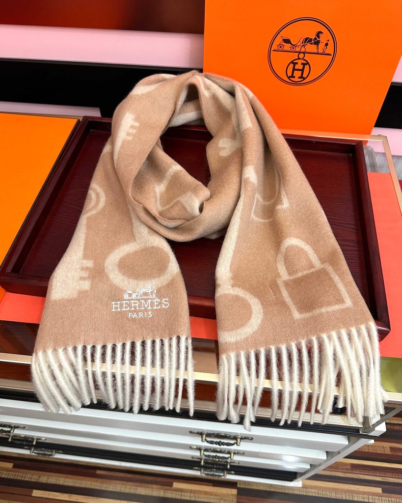 Hermès Scarf Cashmere Rectangular Fringed Edge