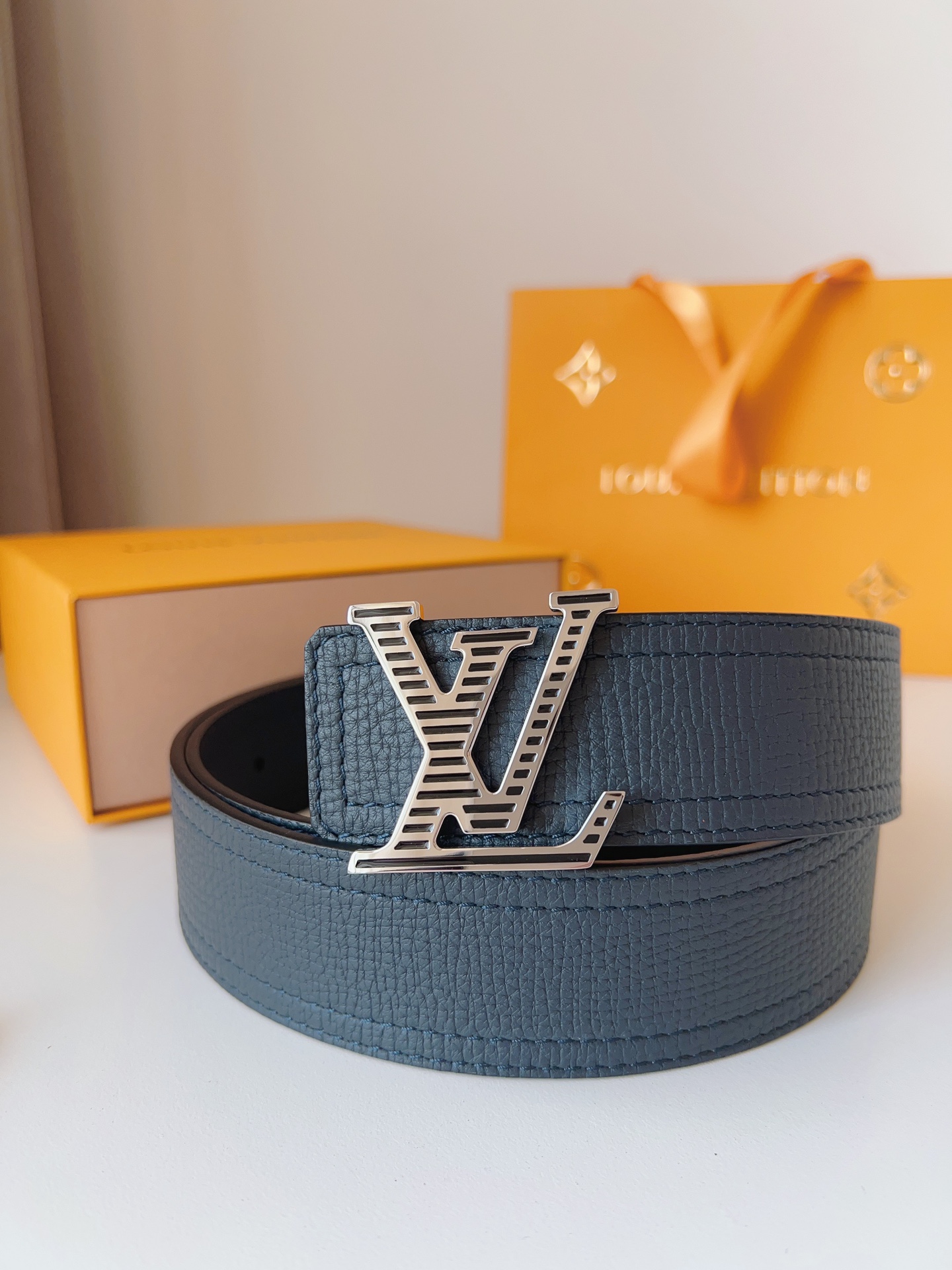 Louis Vuitton Belt Epi leather LV Monogram buckle belt Reversible belt