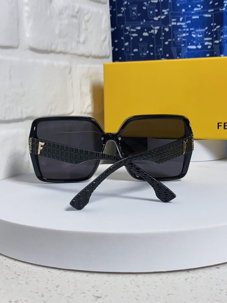 Fendi FF Logo Oversized Square Acetate Sunglasses Gold-tone Temple Logo