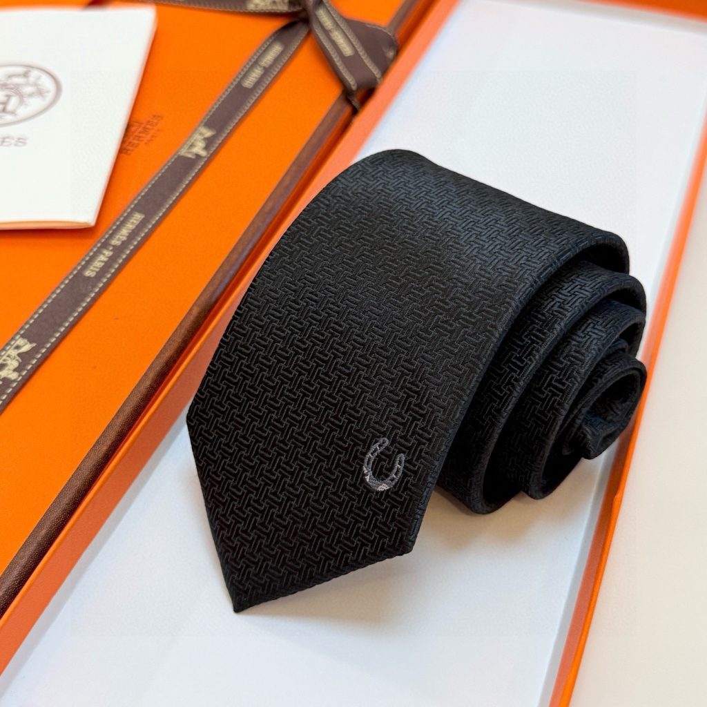 Hermes Unie Fer a Cheval Silk Tie Micro-patterned Weave Embroidered Horseshoe Motif